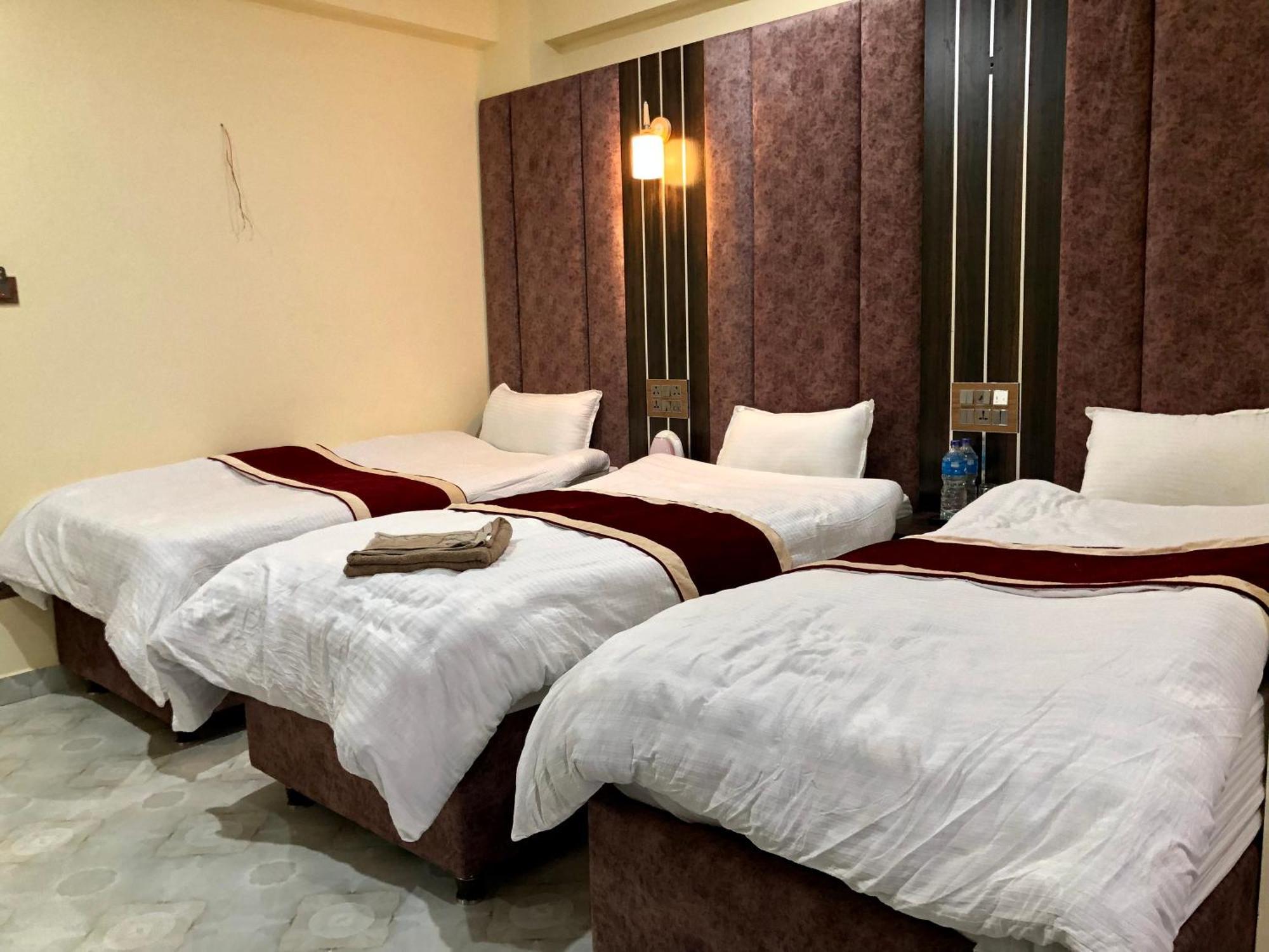 Hotel Hot Pot, Dhangadhi מראה חיצוני תמונה